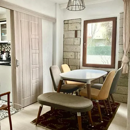 Alacatida Havuzlu فيلة Çeşme